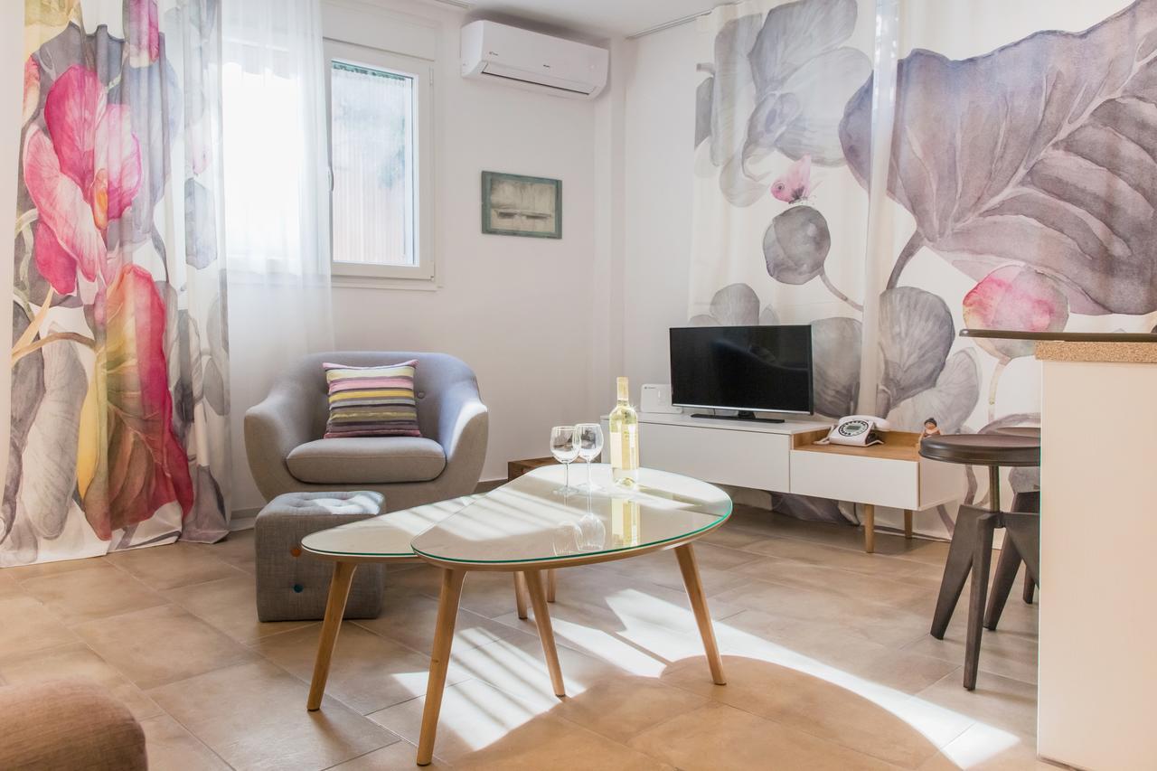 Acropolis Quiet Apartment アテネ エクステリア 写真