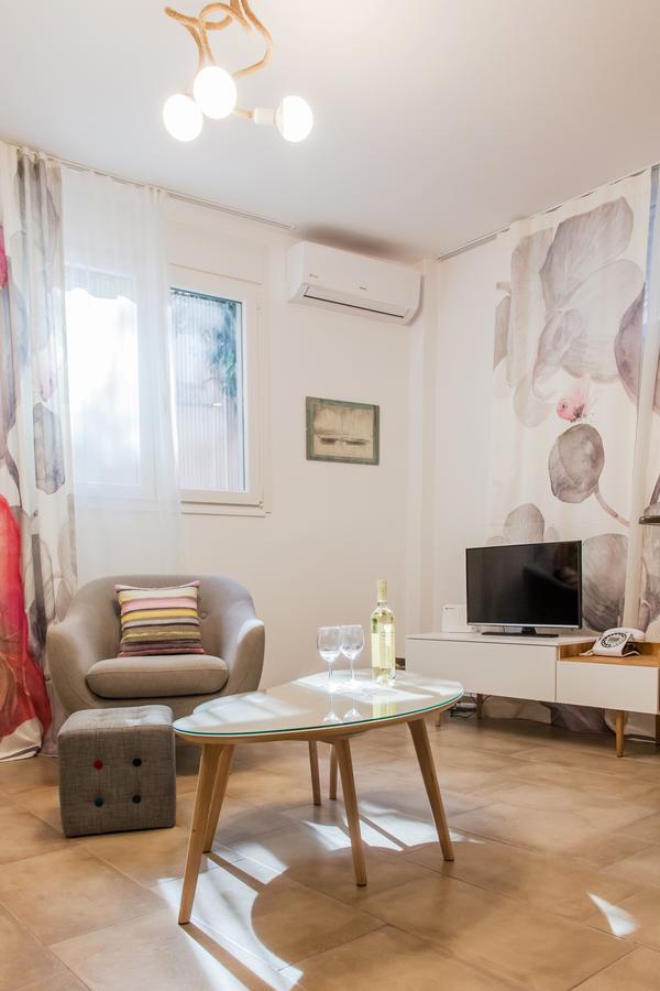 Acropolis Quiet Apartment アテネ エクステリア 写真